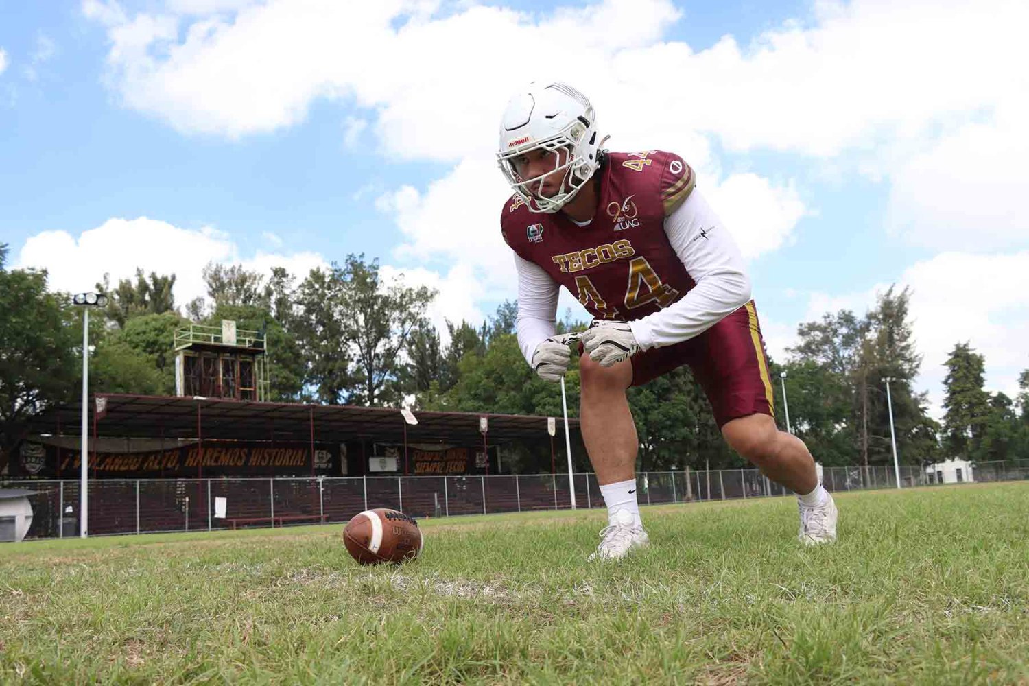 el joven estudiante muestra su liderazgo en cada juego