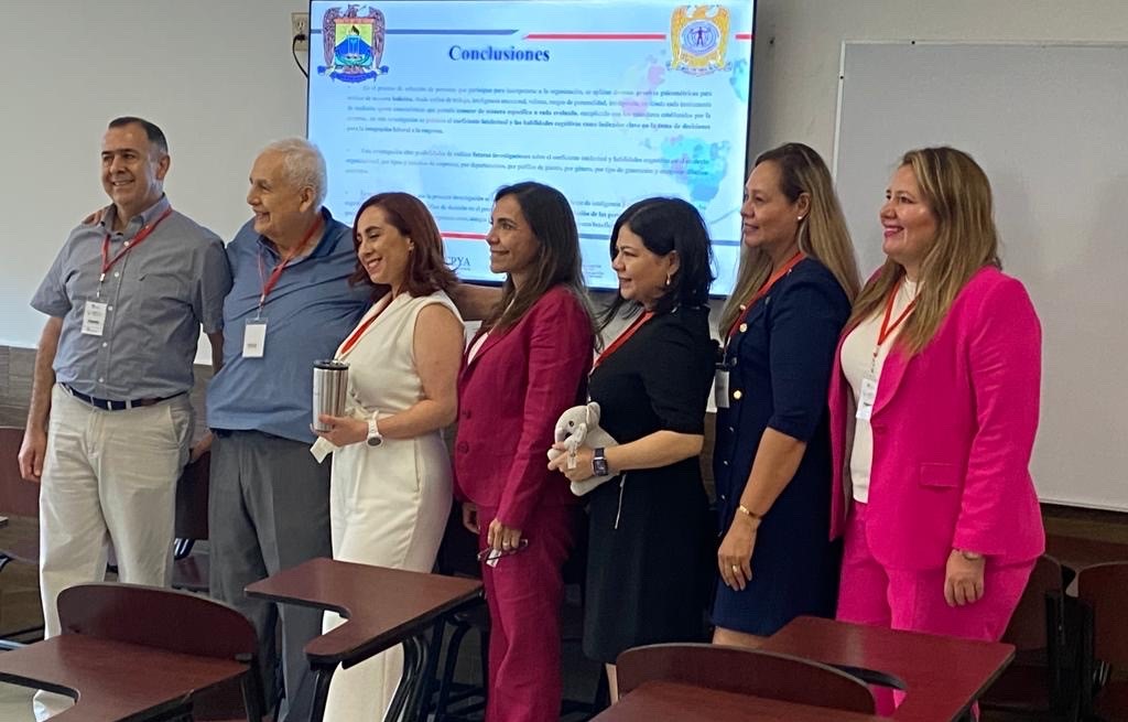 academicos muestran investigacion en congreso internacional