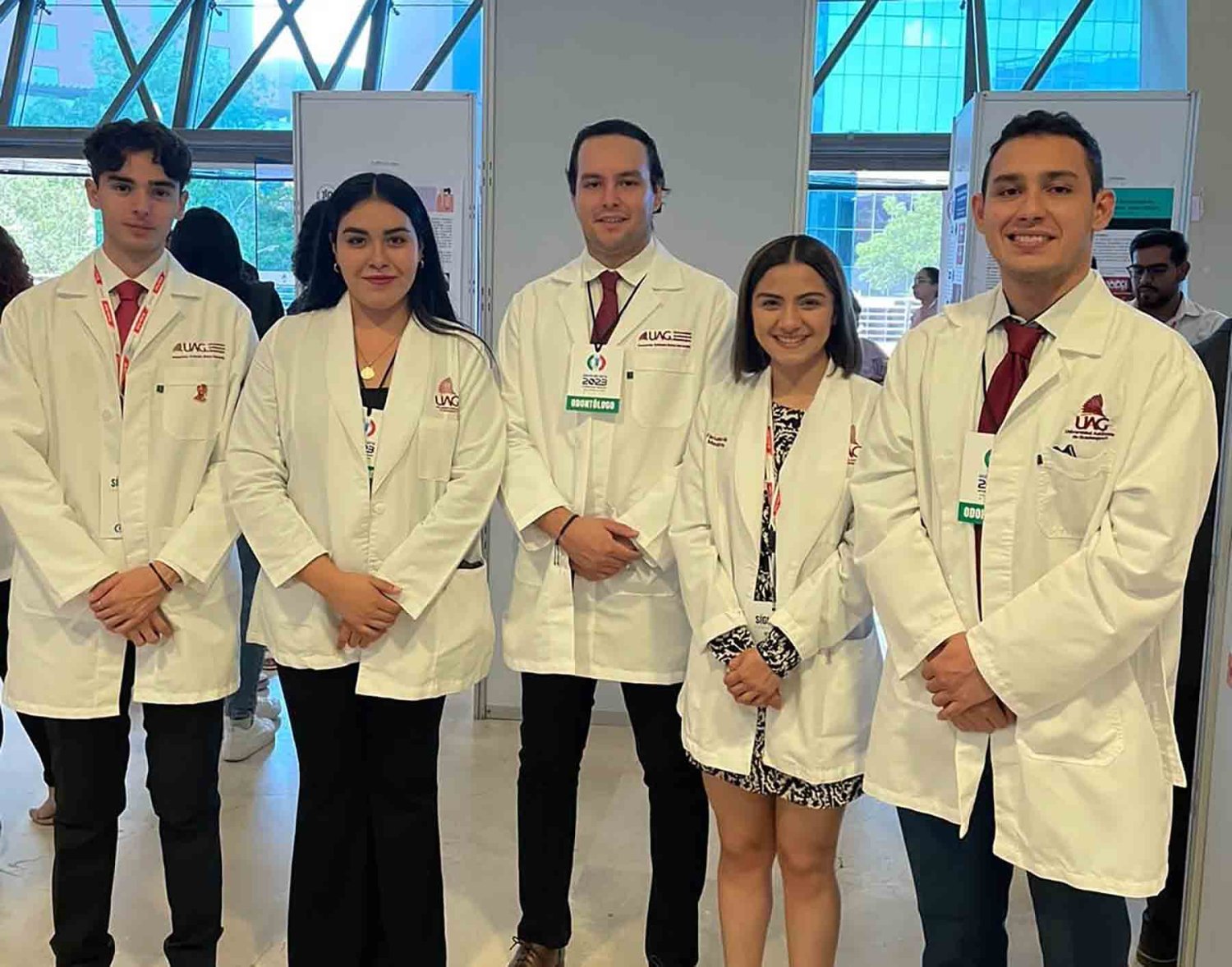 Estudiantes de Odontología consiguen primer lugar en Feria Internacional