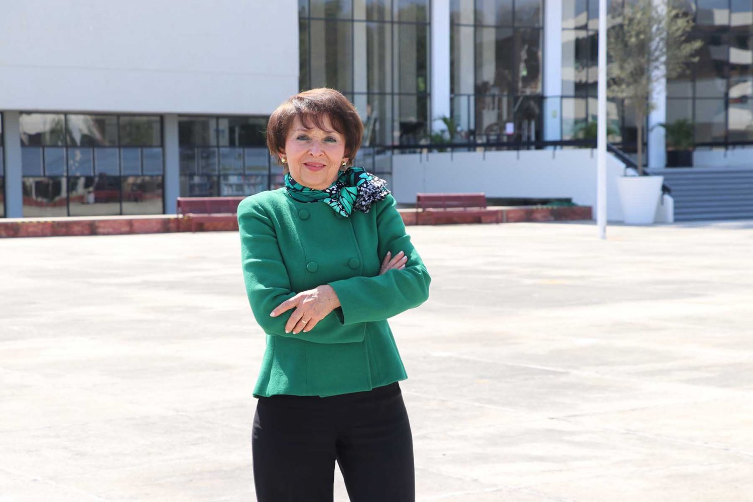 ing dina grijalva, egresada uag y una lider en la industria de la alta tecnologia