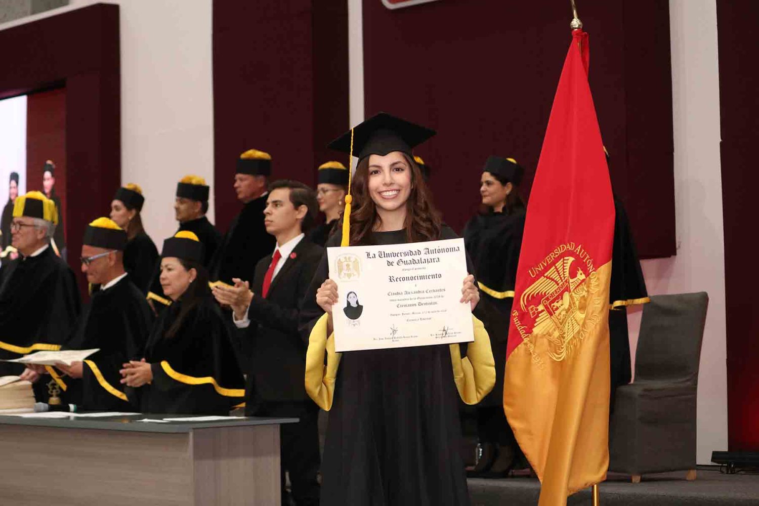 El Dr. Jonathan Sorelle fue el padrino de generación de este grupo.