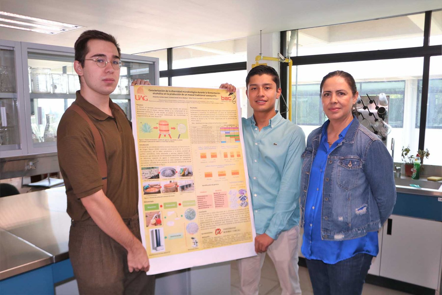 alumnos de la uag presentan investigacion sobre el mezcal en españa