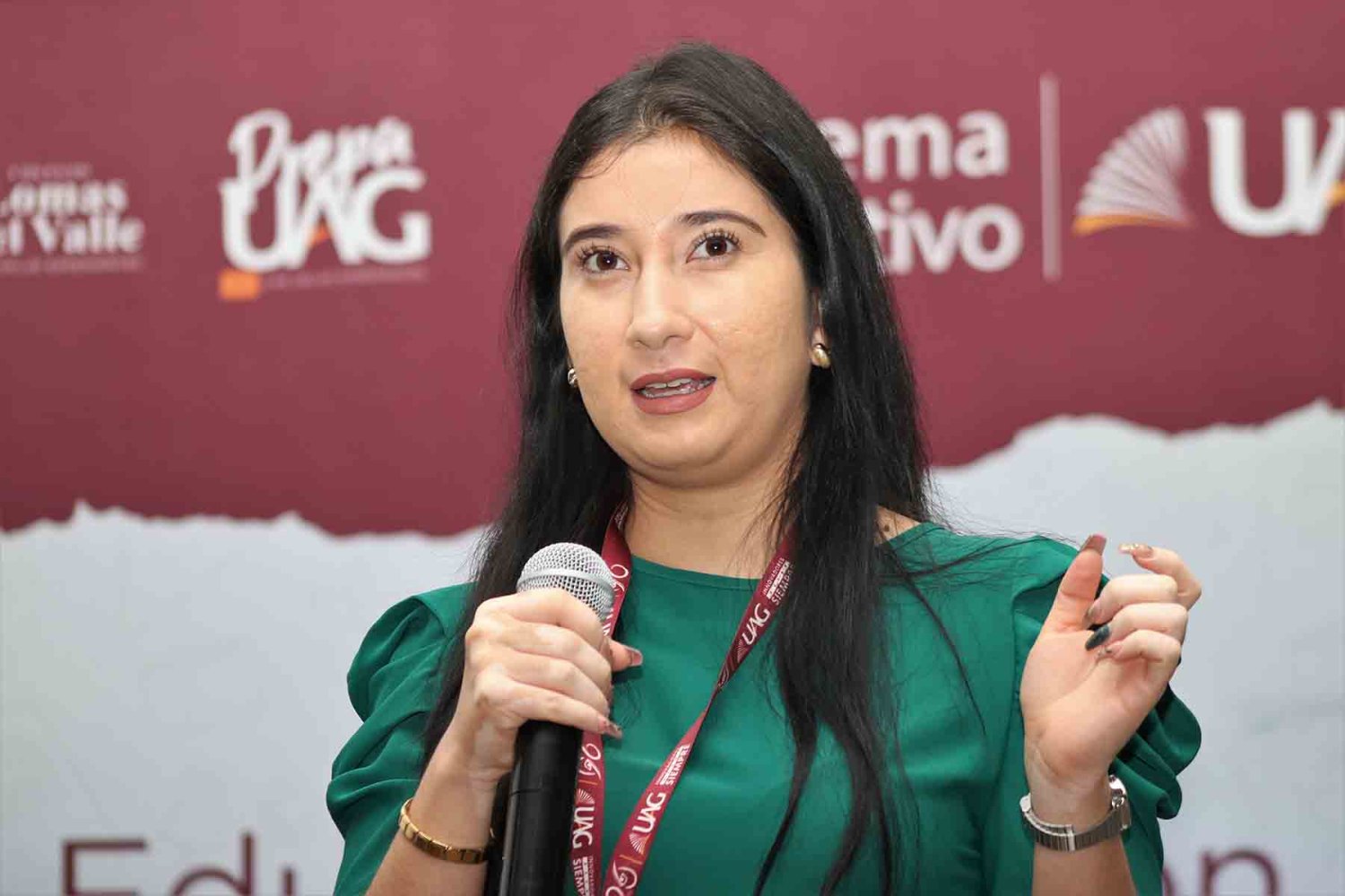 la lic amelia camarena torres