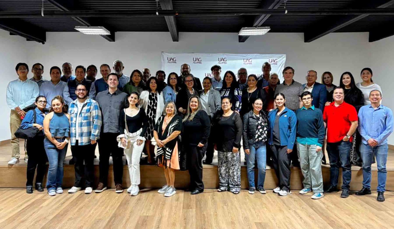 egresados de diversas carreras de ciencias quimicas conocieron este proyecto