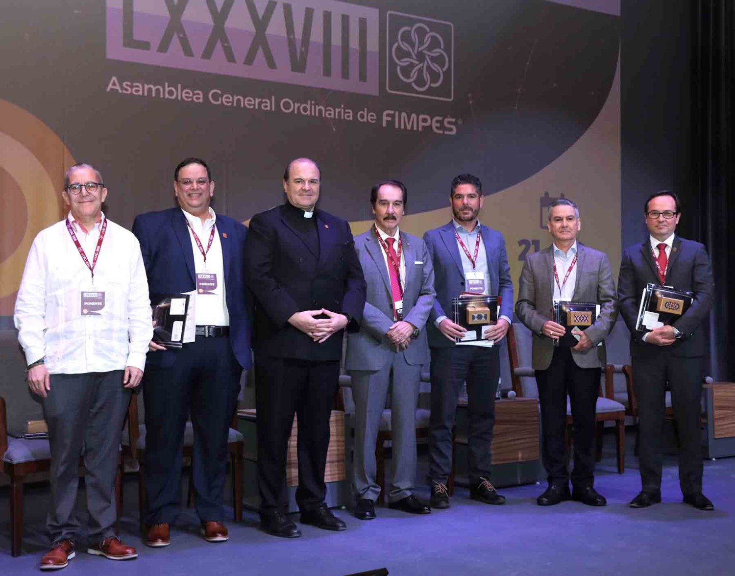 En el panel participaron expertos de diversas instituciones