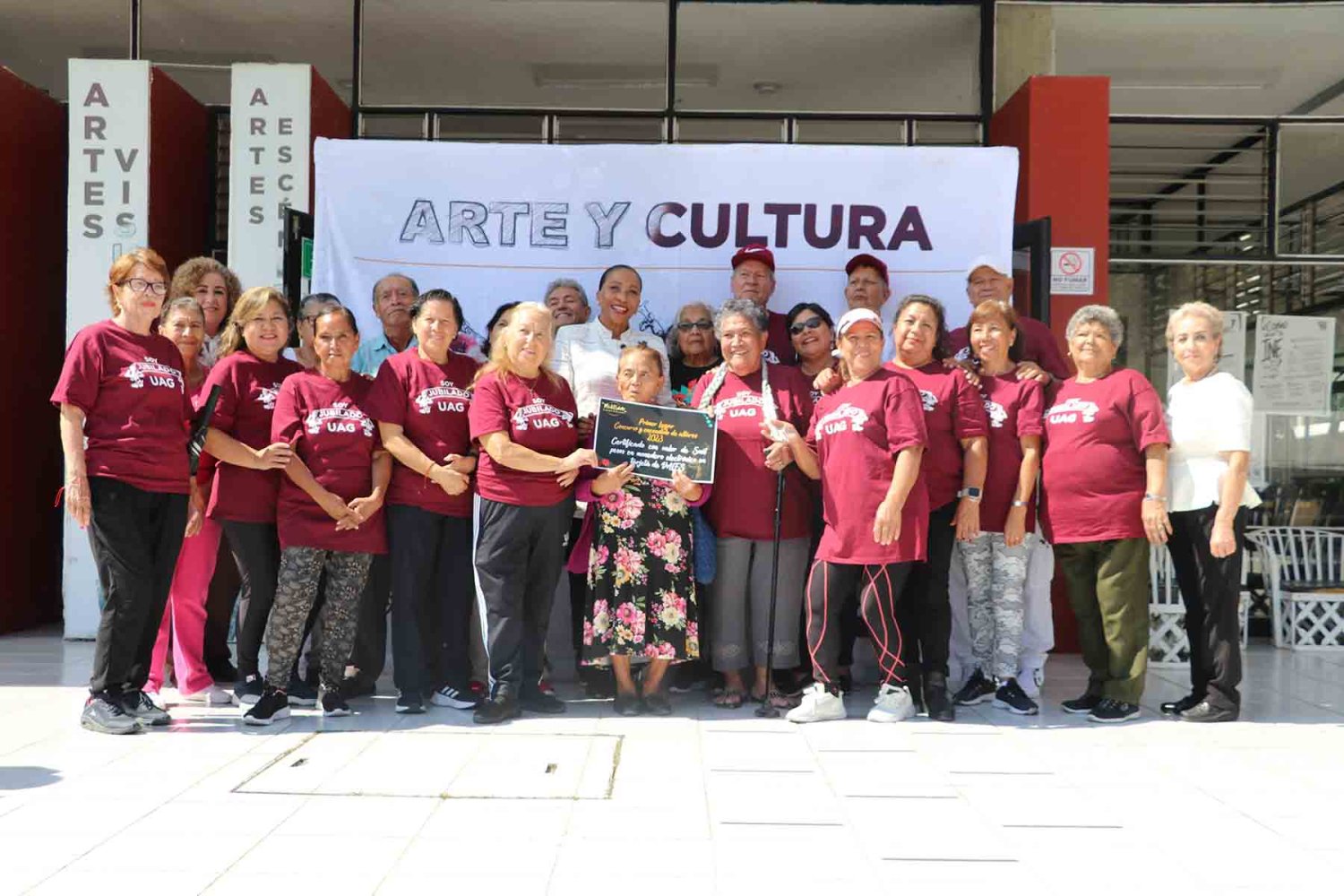 gana nuevamente el club de jubilados el concurso de altares del dia de muertos