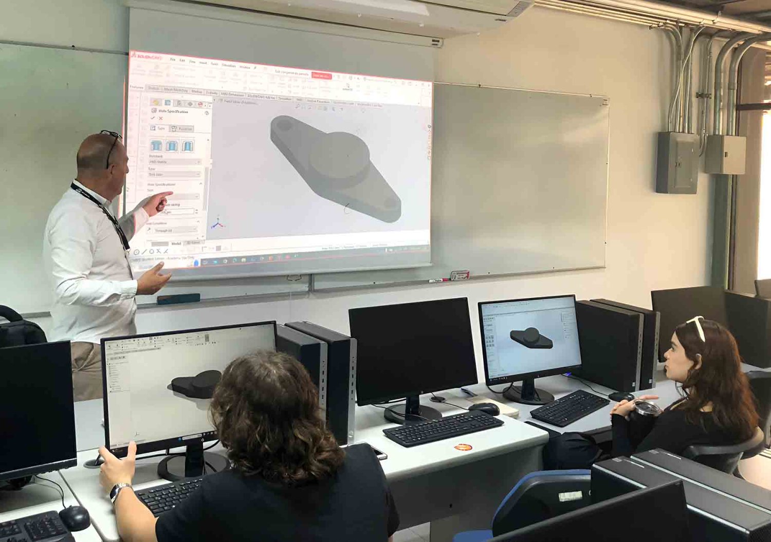 alumnos y profesores inician certificacion en modelado 3D
