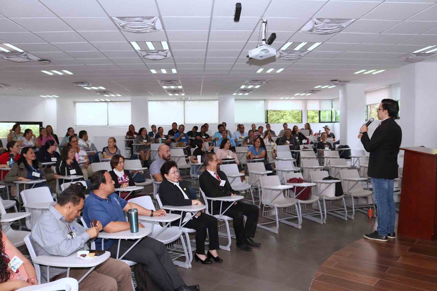 academicos de educacion basica y media se capacitan