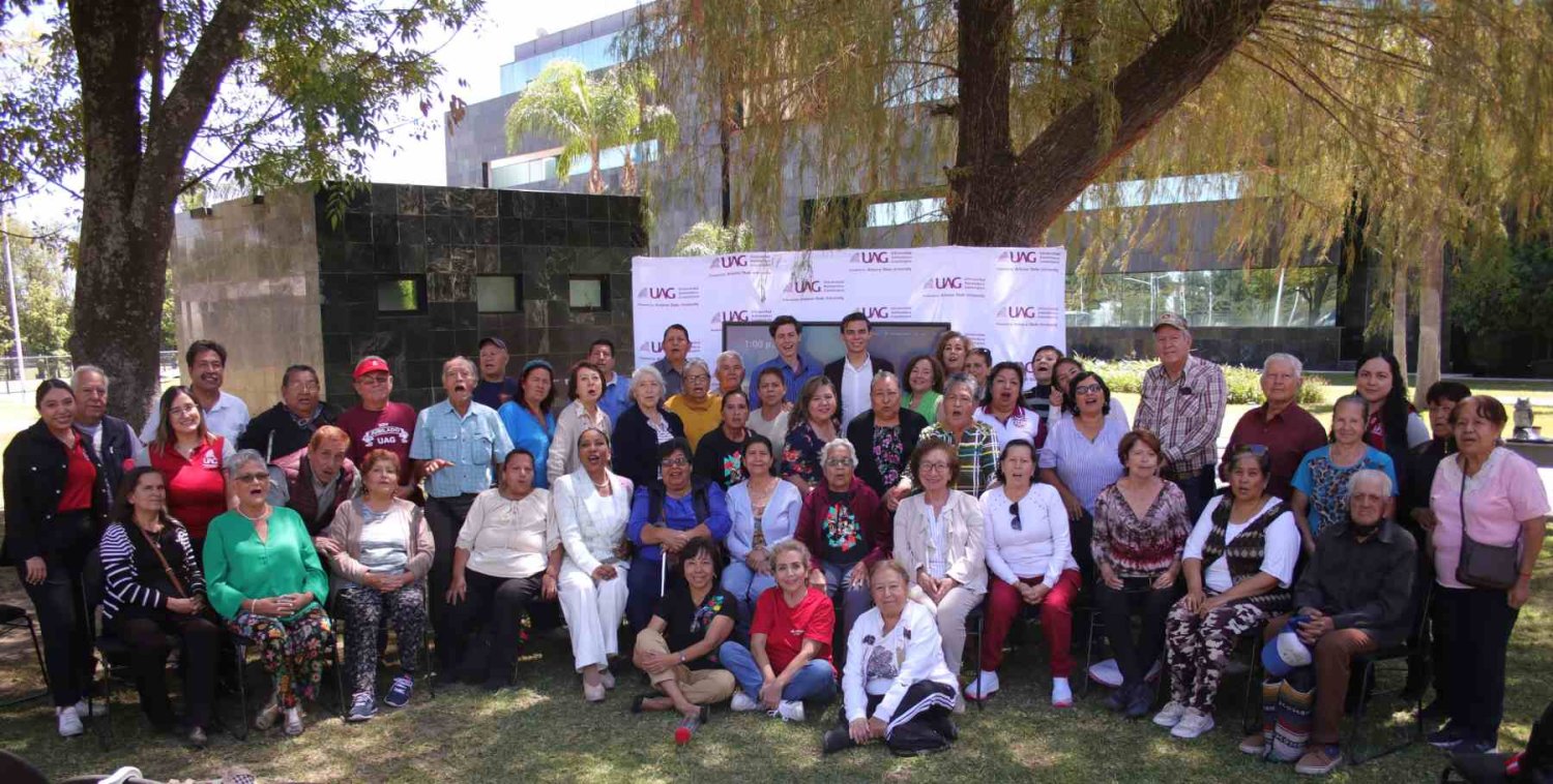 jubilados celebran 89 aniversario de la uag