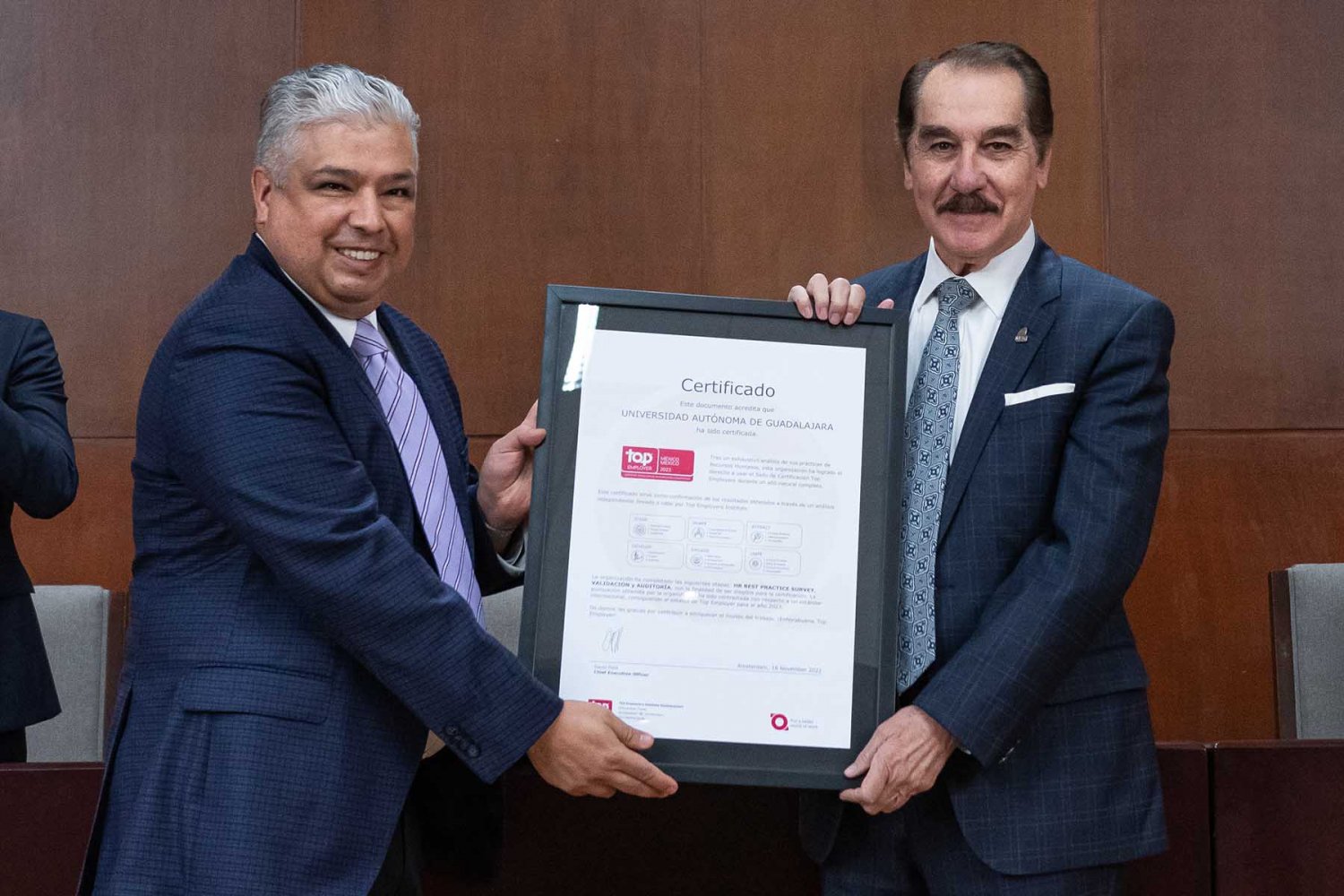 uag recibe certificado top employer por buenas practicas laborales