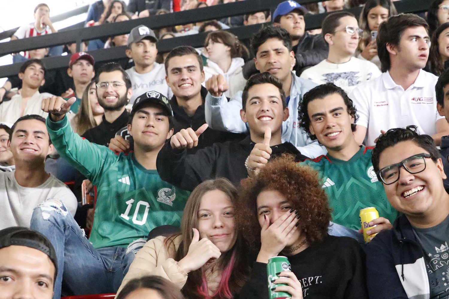 vibra comunidad uag con el mexico polonia