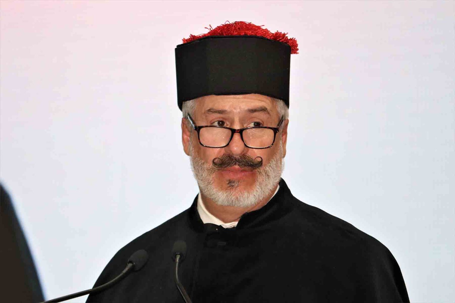 el empresario presidente de american chamber fue padrino de generacion de posgrados uag