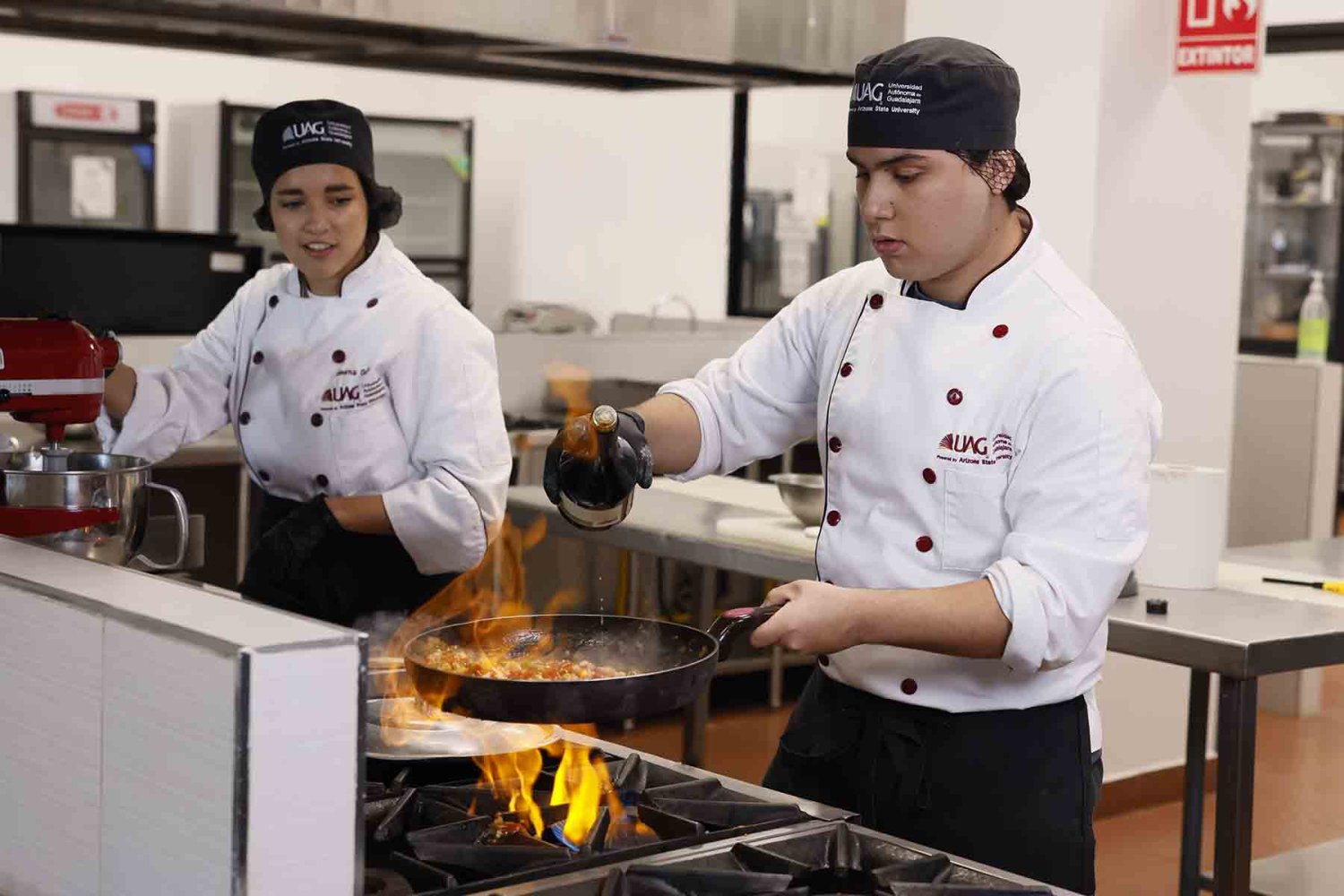 cuanto dura la carrera de negocios gastronomicos