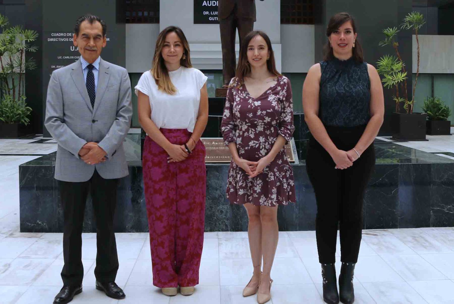 uag estrecha lazos con quebec