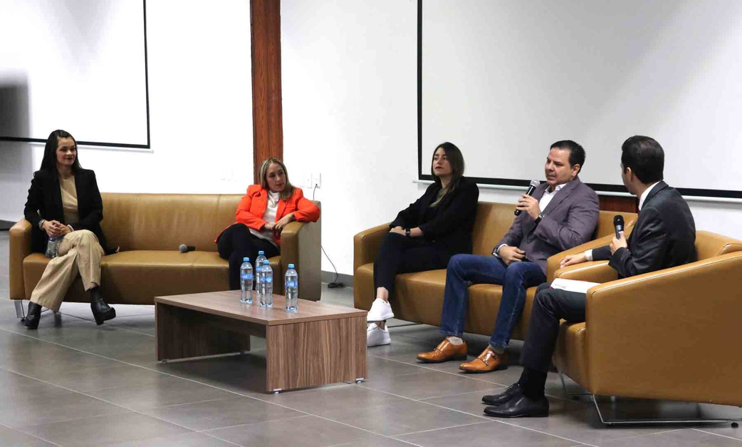 dr alfonso petersen farah vicerrector academico y de ciencias de la salud