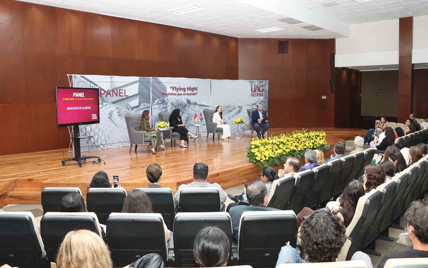 el evento se realizo en el auditorio dr luis garibay gutierrez de la uag
