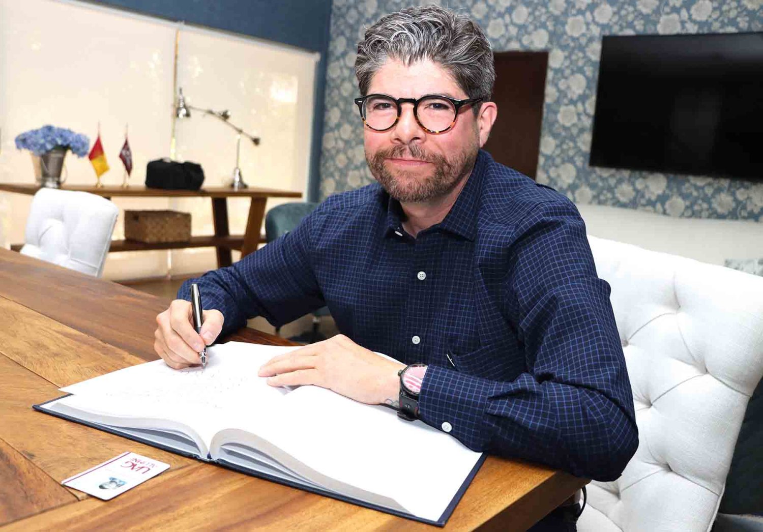 el egresado es presidente del chapter uag alumni en nueva york