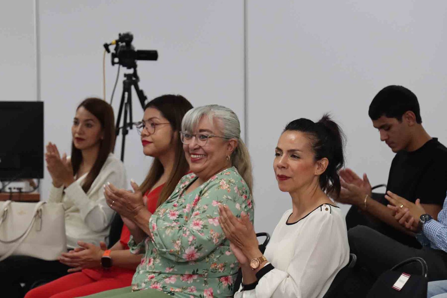 este diplomado se impartio en los formatos presencial y a distancia