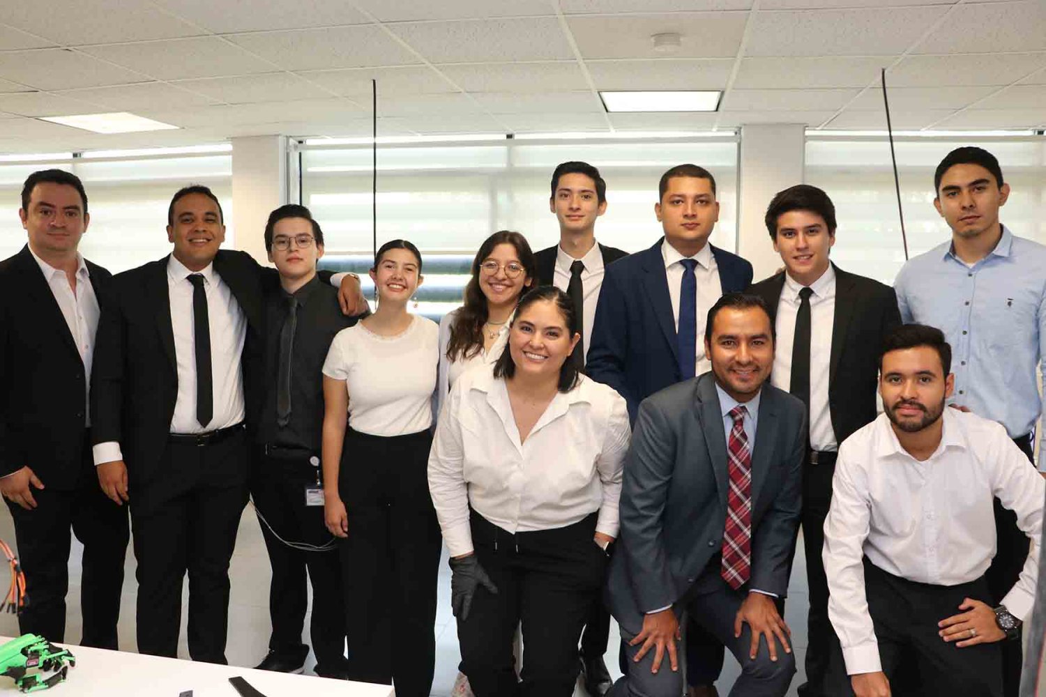 estudiantes utilizan inteligencia artificial para crear tecnologias