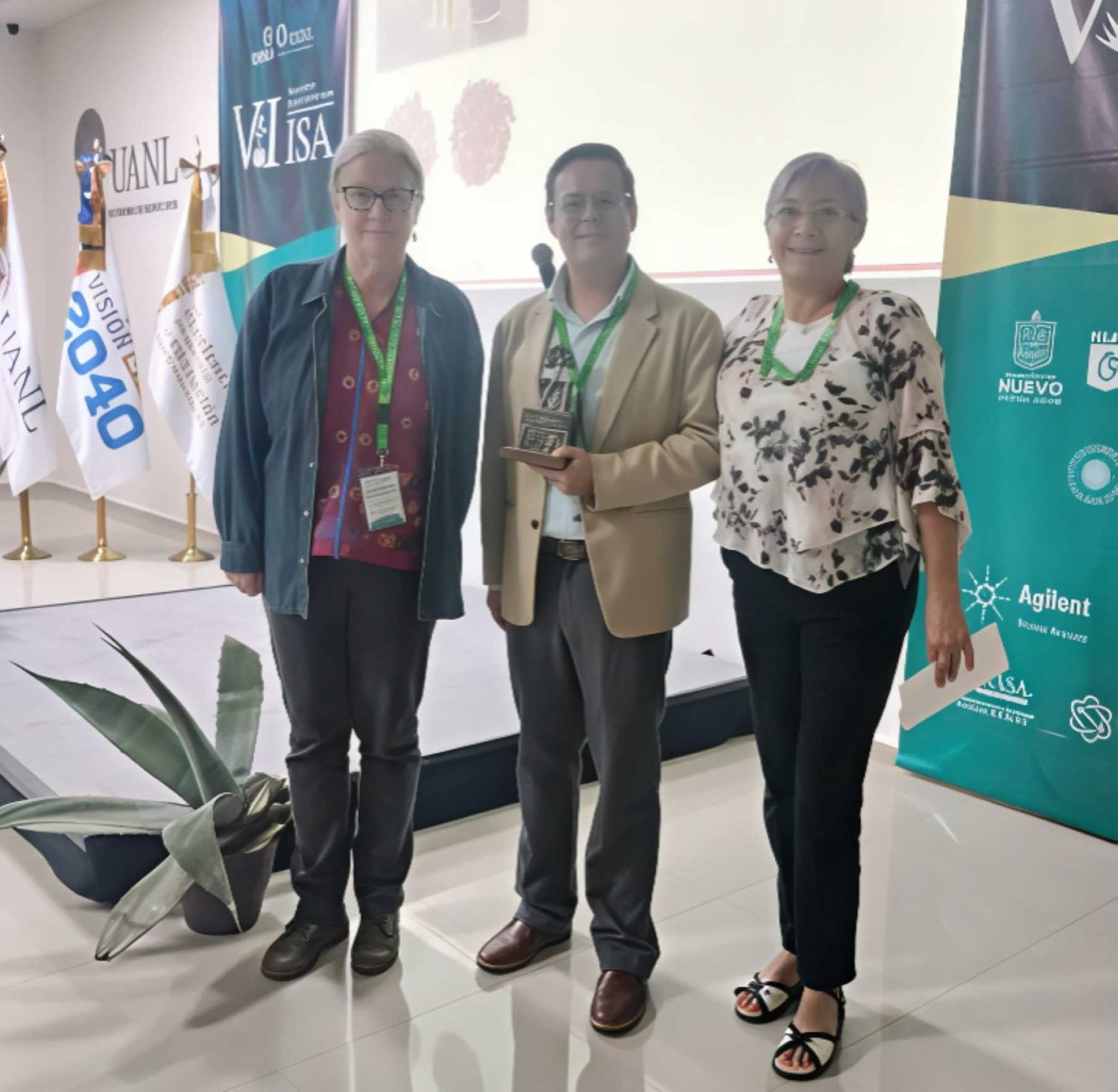 El Dr. Luis Romero Cano presentó una ponencia magistral durante el Simposio Internacional del Agave.