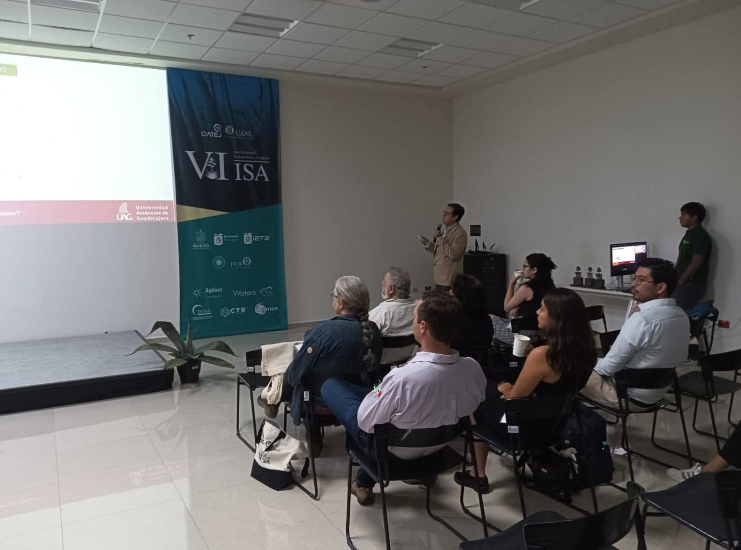 En el panel los expertos hablaron de la influencia de China.