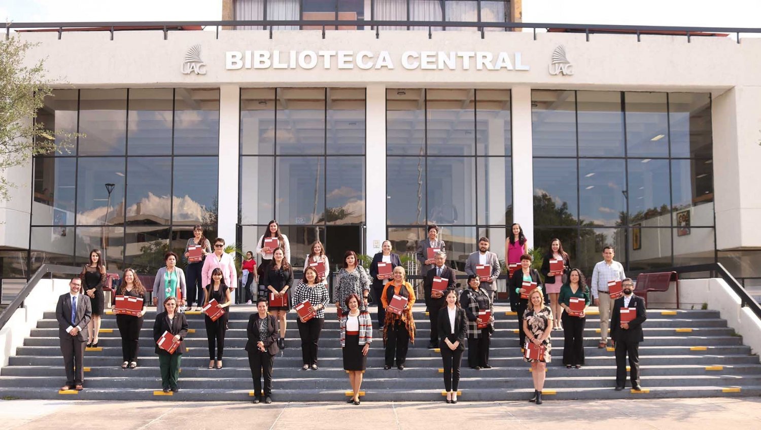 entregan mas de 60 certificaciones conocer a colaboradores uag