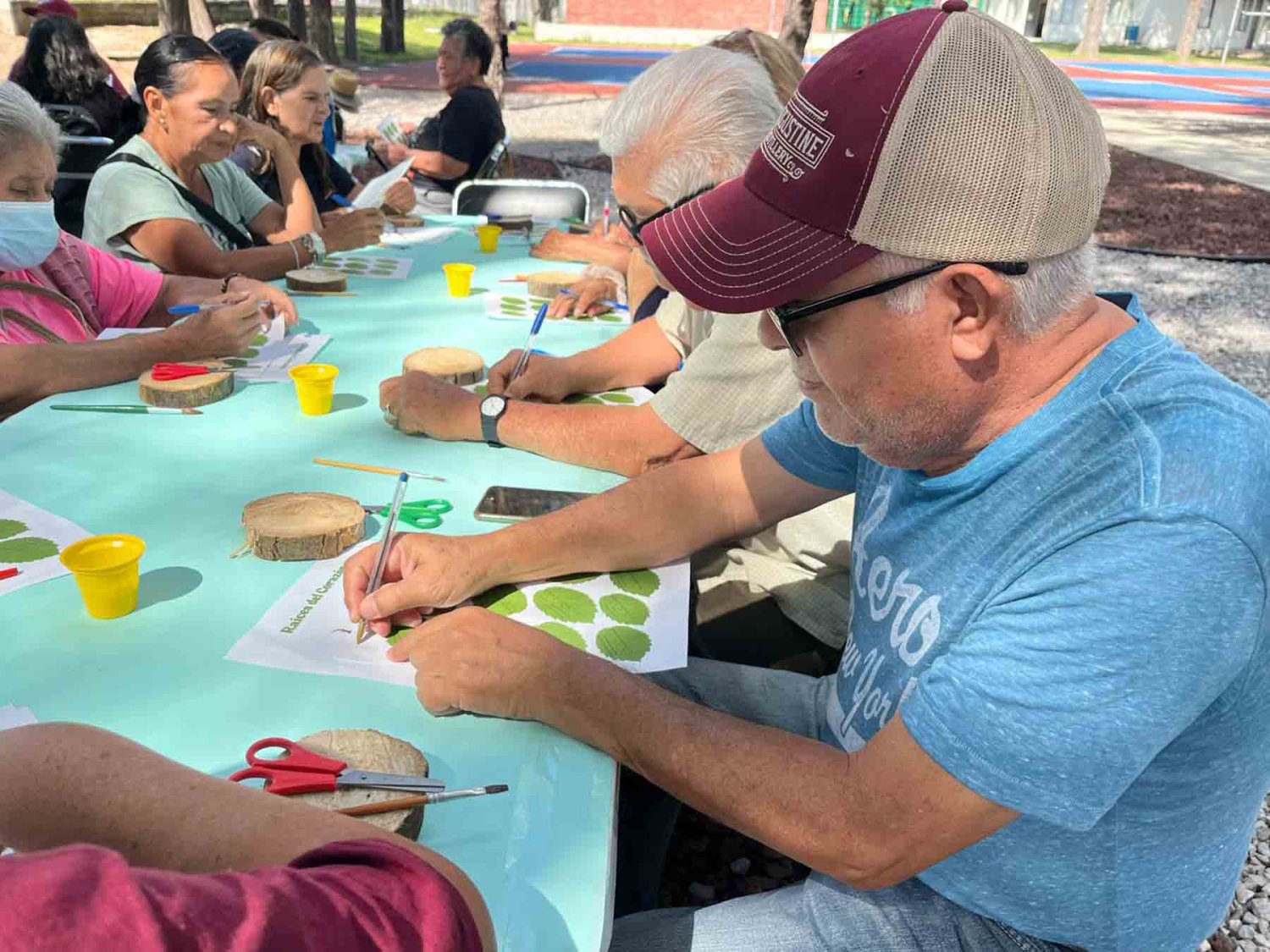 Los jubilados realizaron diversos talleres dedicados a la sustentabilidad