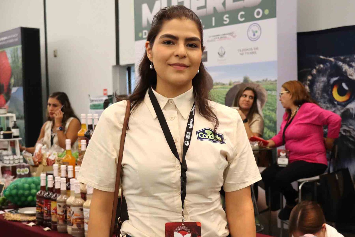 alexa carelia figueroa chavez alumna de administracion presento su proyecto de lacteos en el cia 2025