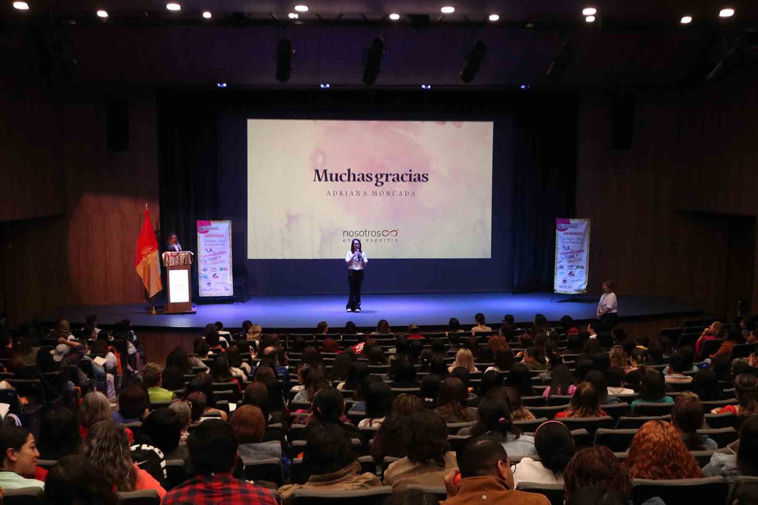 la conferencia se realizo durante congreso comunicacion sin barreras