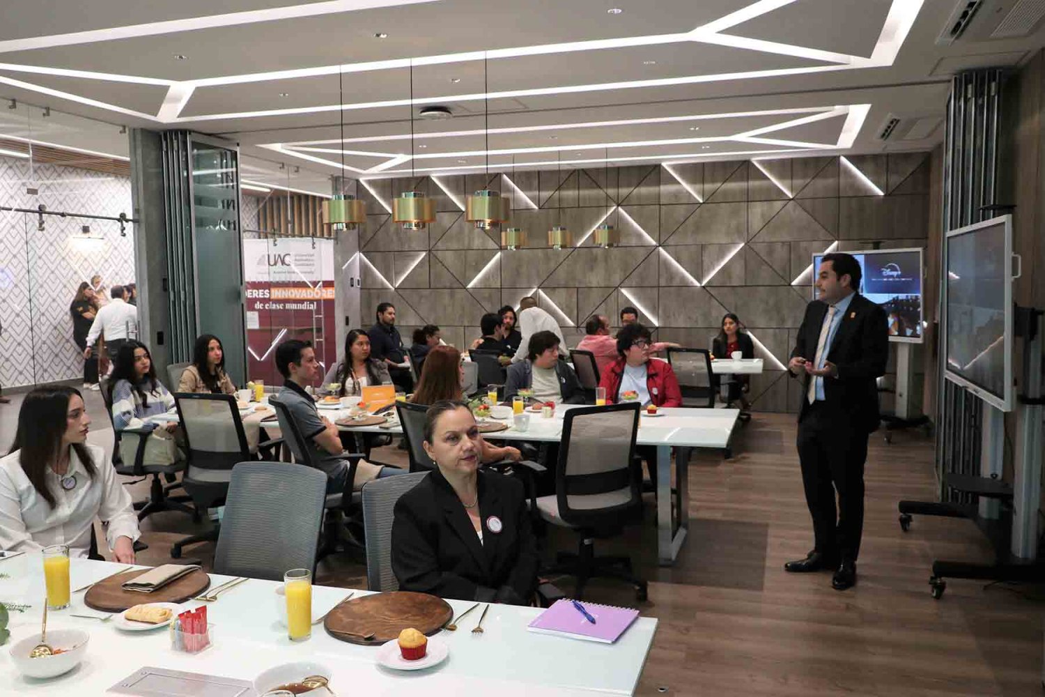 Las Maestrías de doble titulación se presentaron en un desayuno informativo