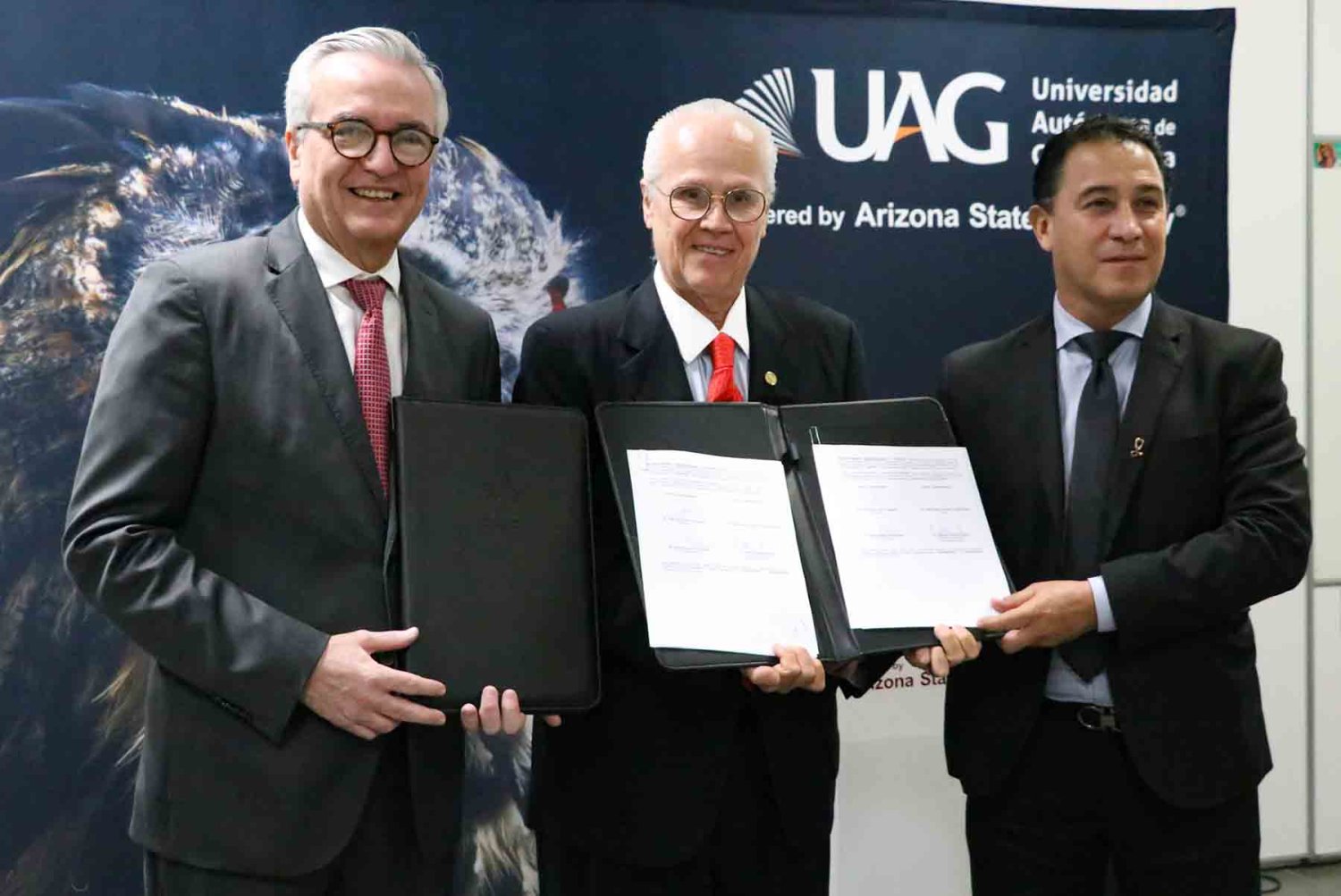 uag firma convenio con asociacion de hospitales particulares