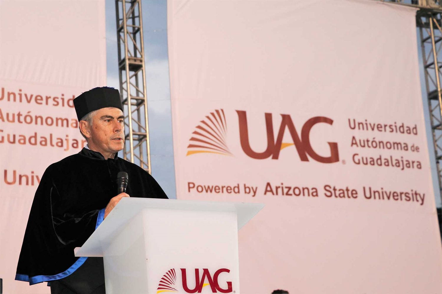 Que hace un quimico farmaceutico biologo QFB