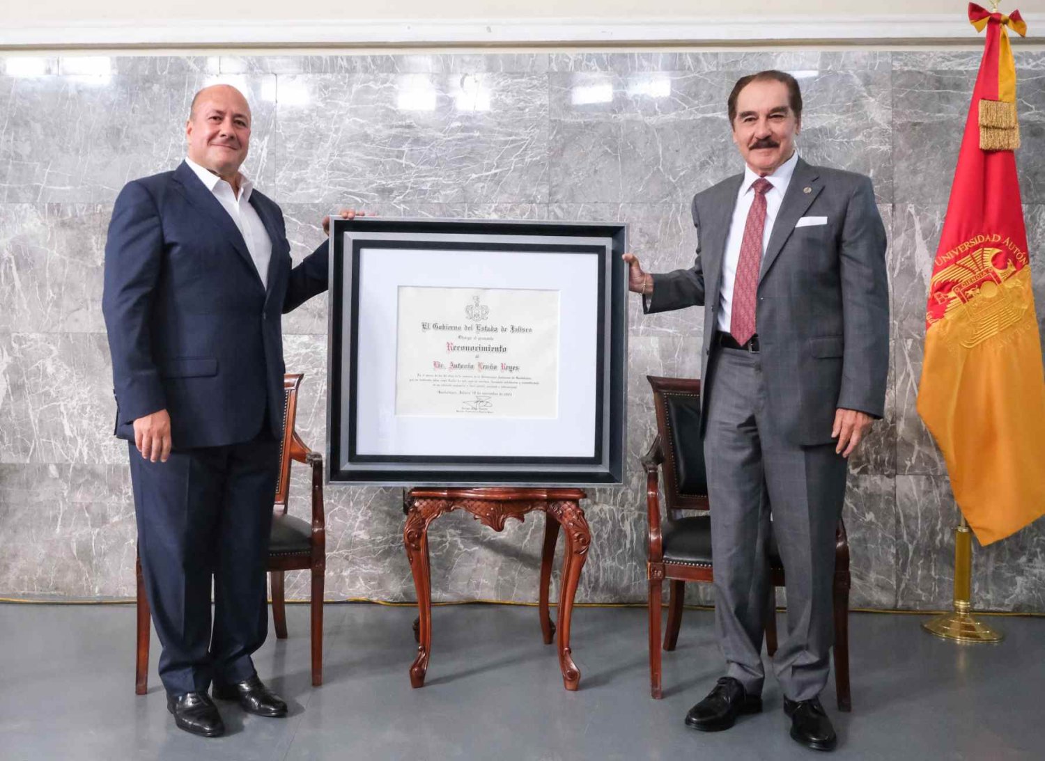 gobierno de jalisco reconoce a rector de la uag