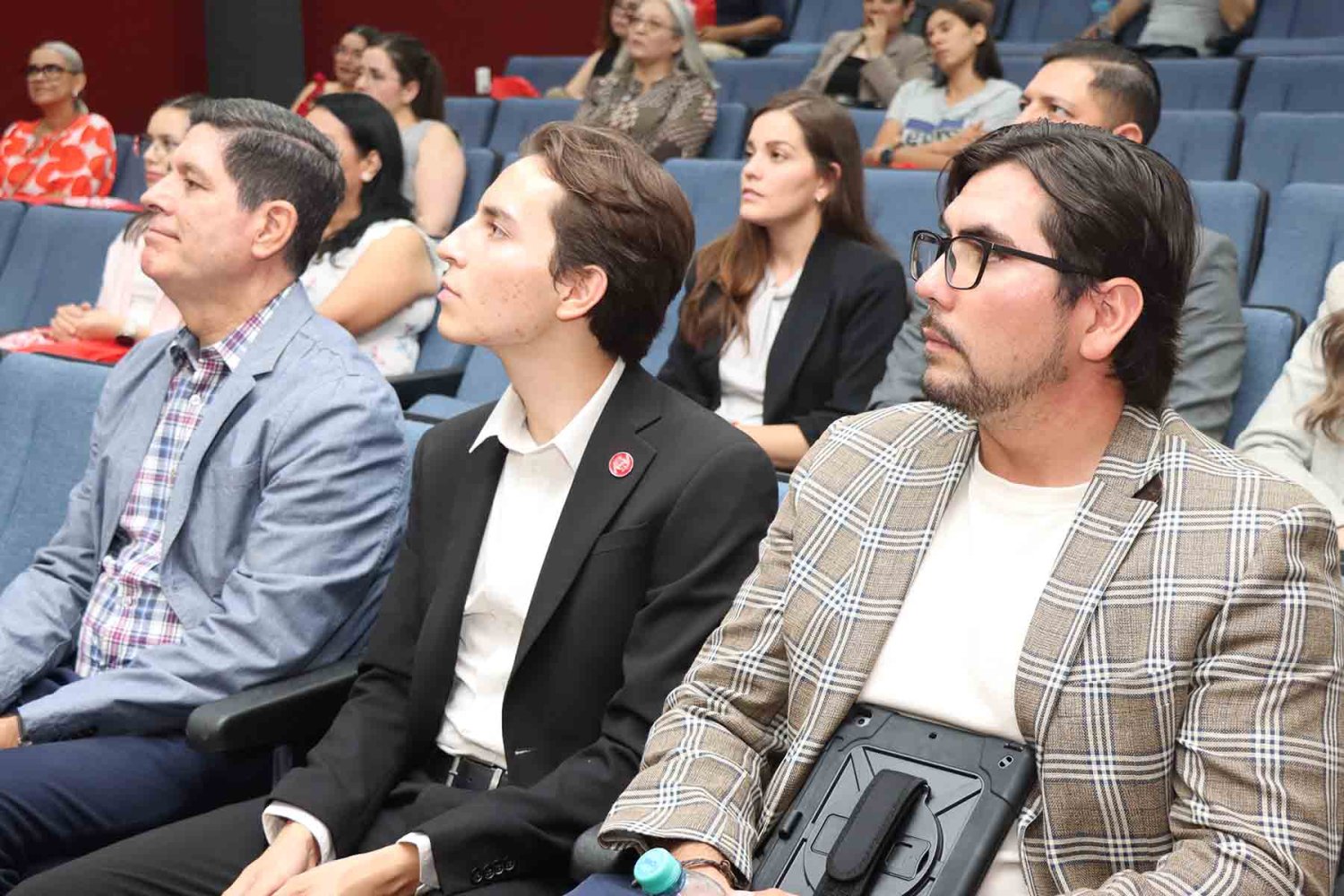 Impulsa tu futuro con UAG Online | UAG