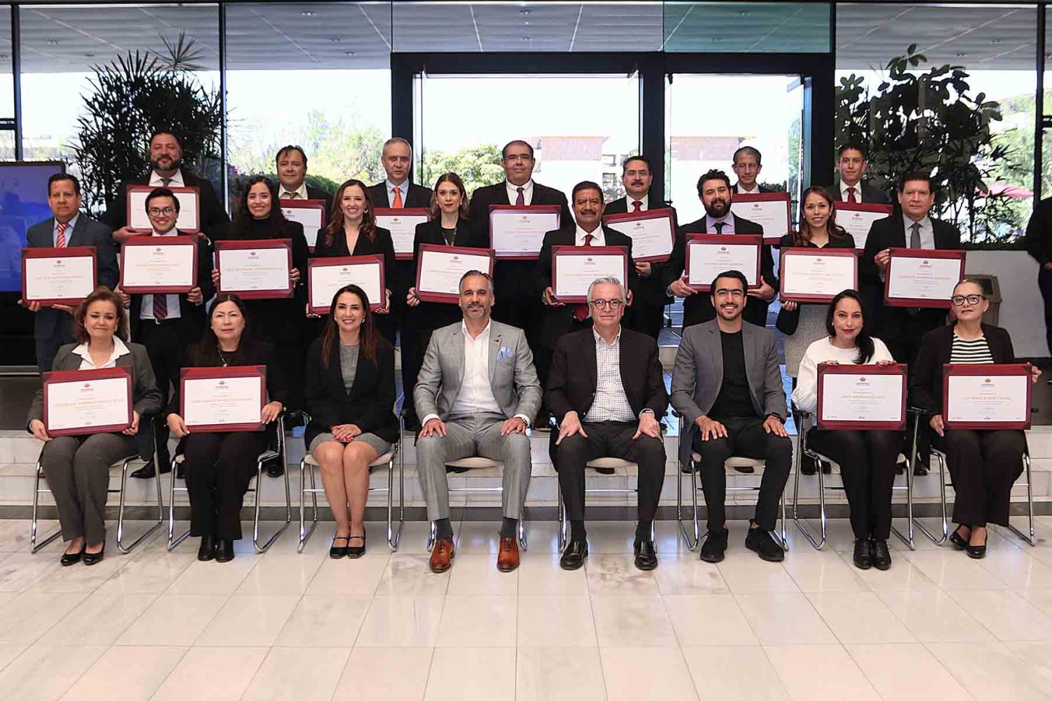 mas colaboradores se suman a Ser LiderEs UAG