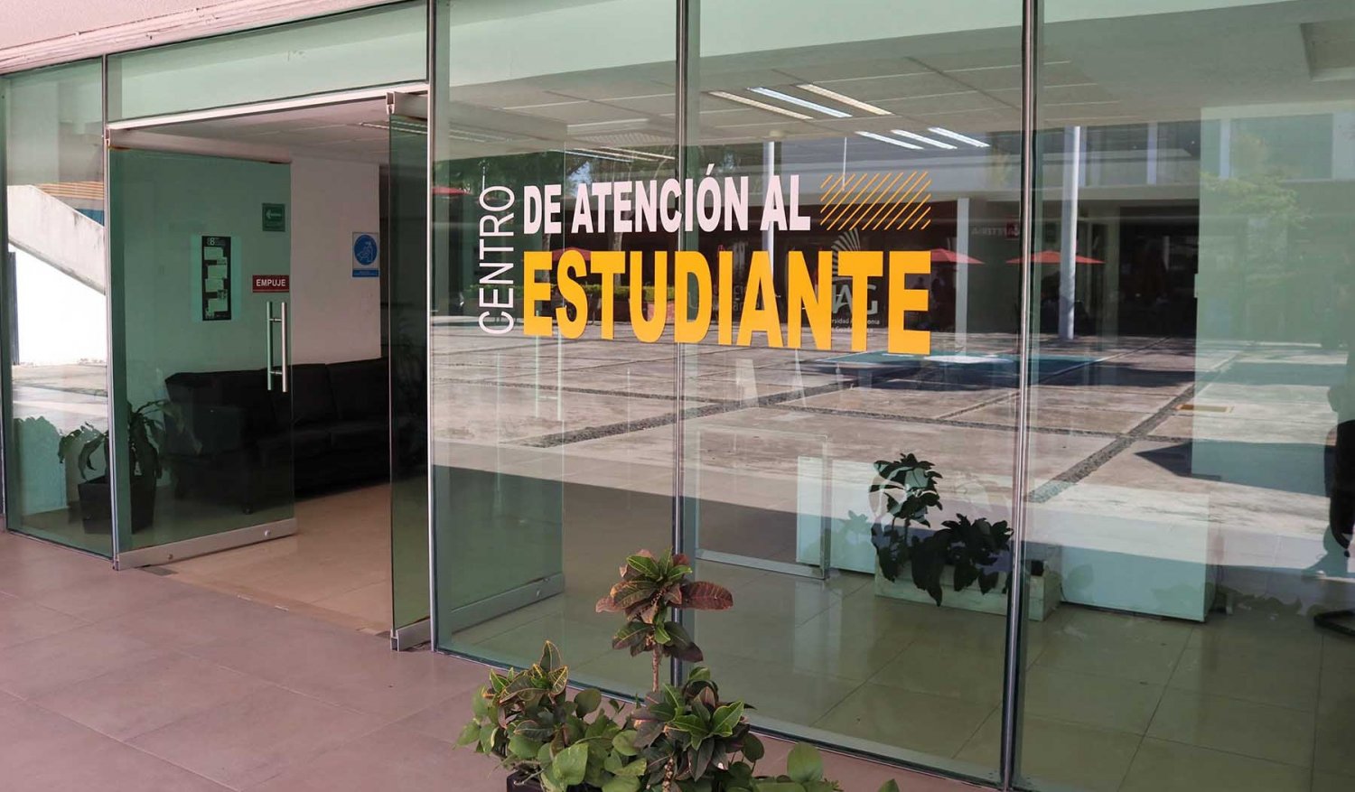 ven y acercate al centro de atencion al estudiante