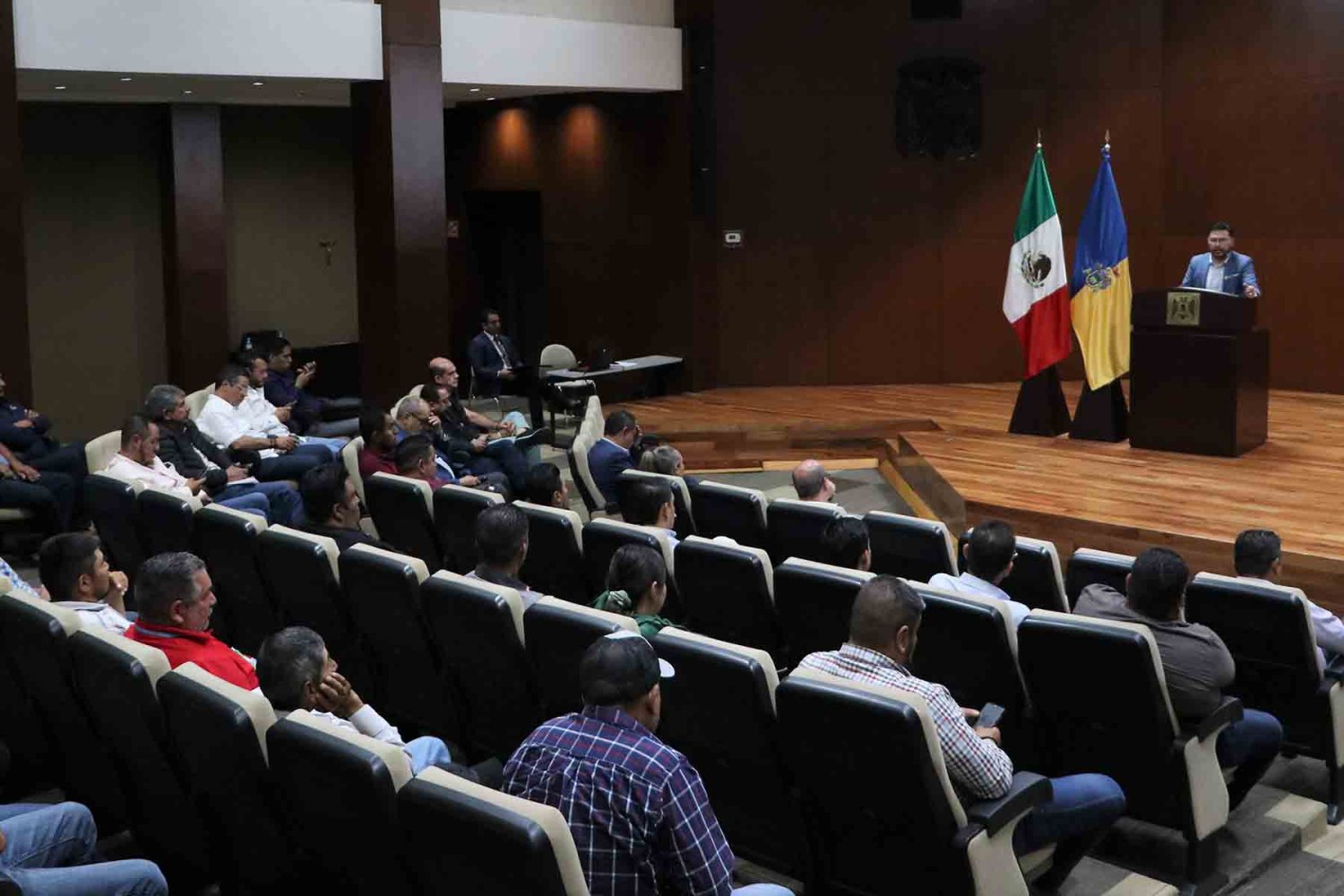 la conferencia se realizo en el auditorio dr luis garibay de la uag