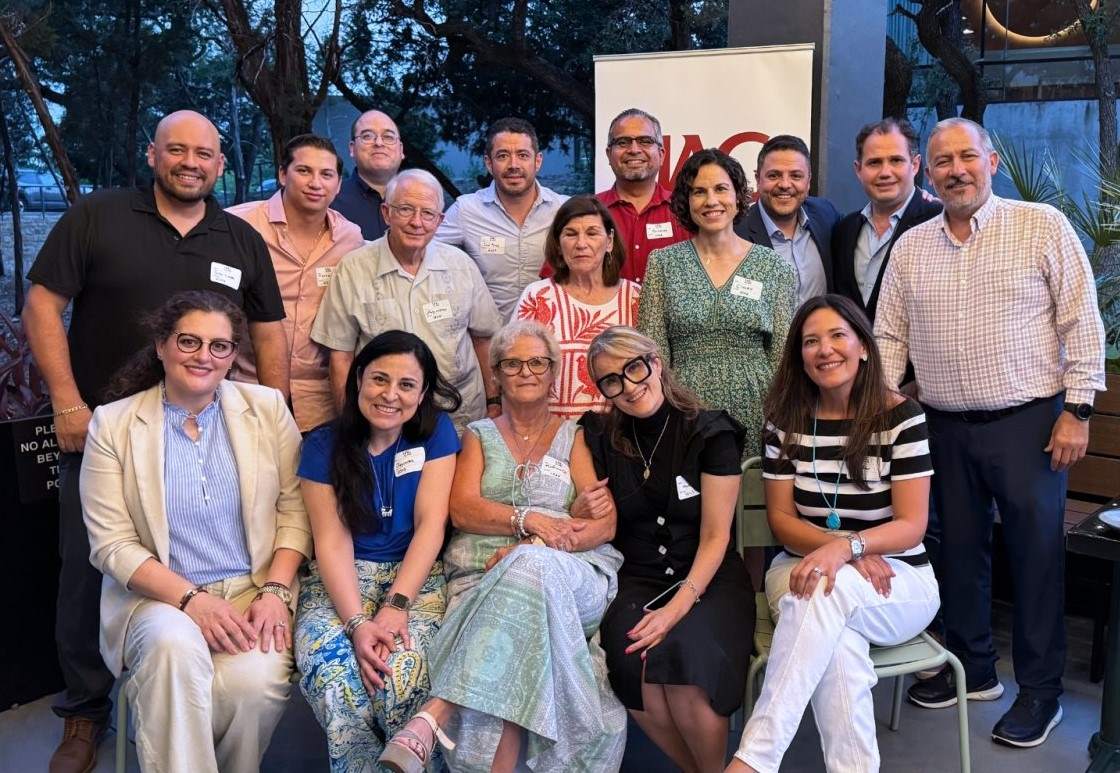 Integrantes  del nuevo Capítulo UAG Alumni Texas.