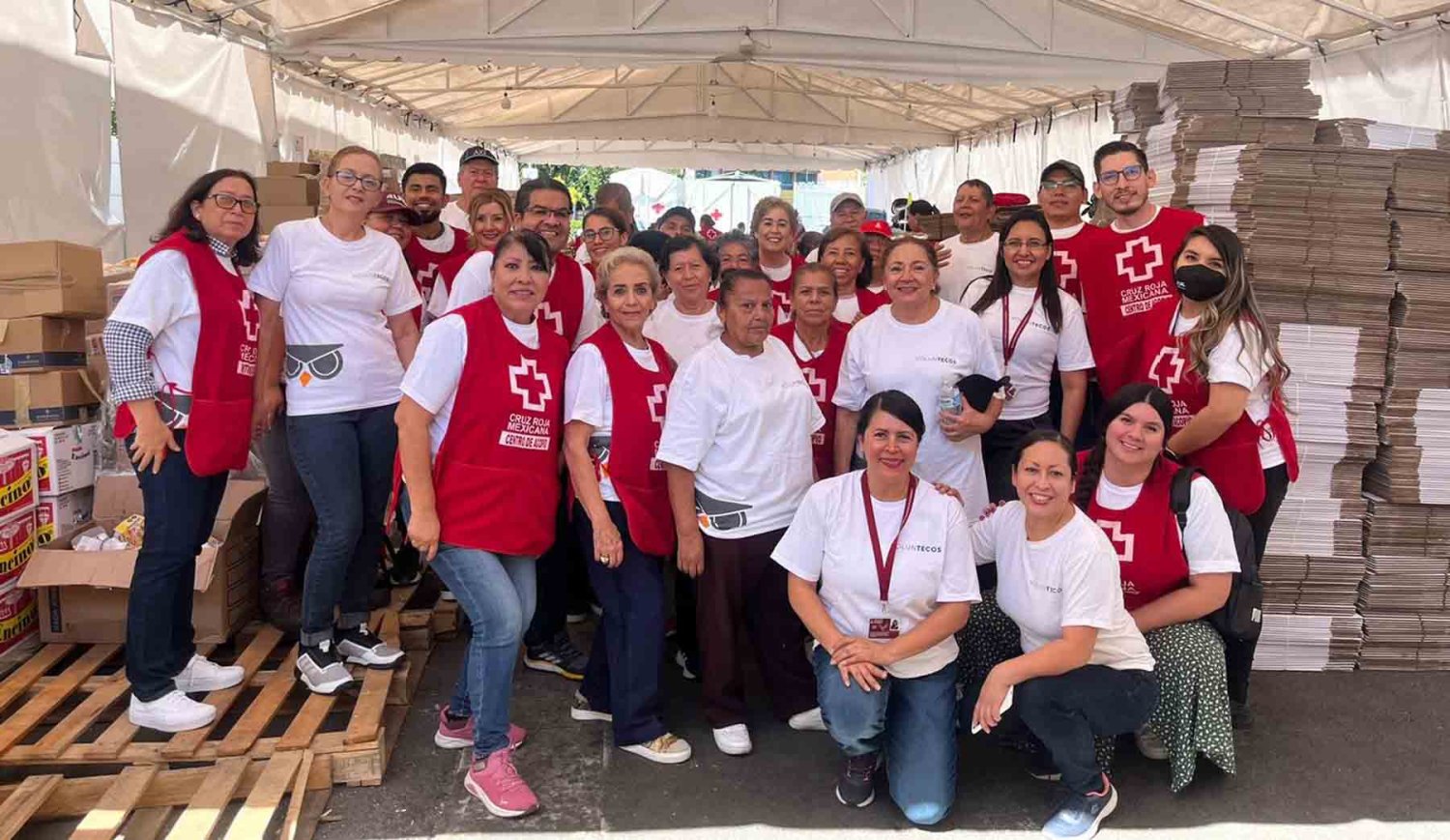 comunidad uag dona 4 toneladas de viveres a damnificados de acapulco