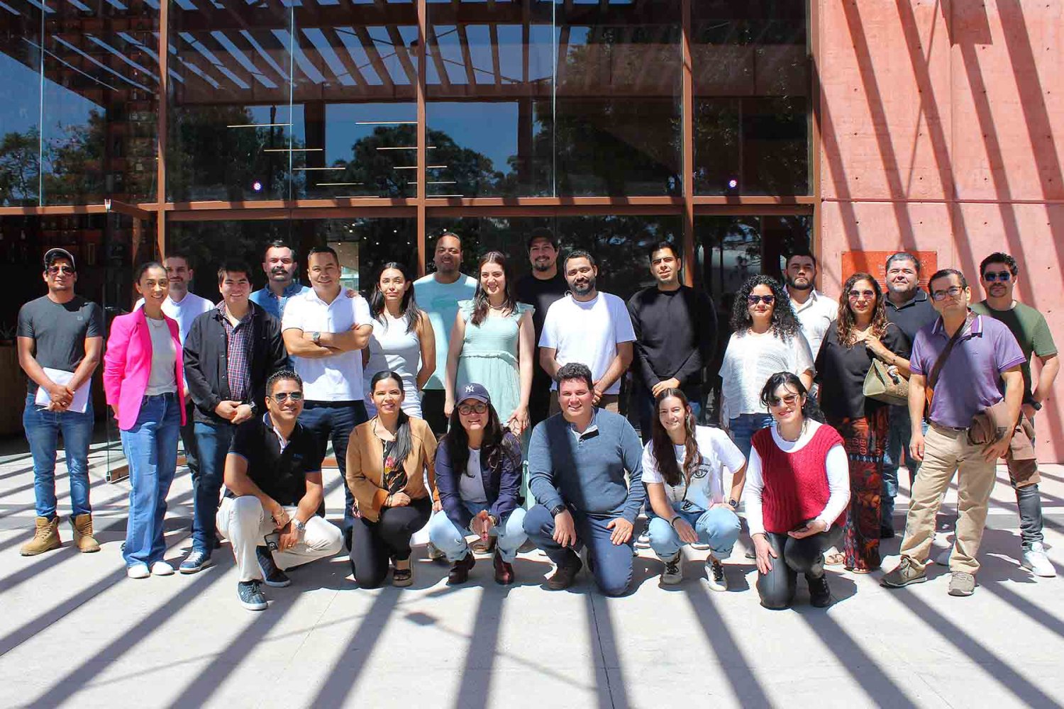 alumnos de posgrados durante su visita al tequila lab