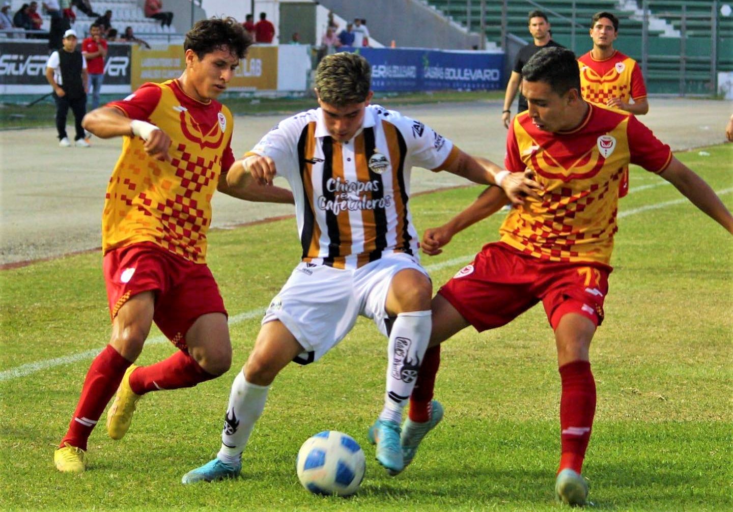 tecos buscara llegar a la final de liga premier