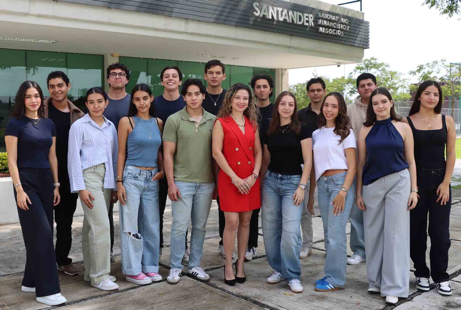 La UAG fortalece la formación de sus alumnos de Administración Financiera con certificaciones de alto nivel