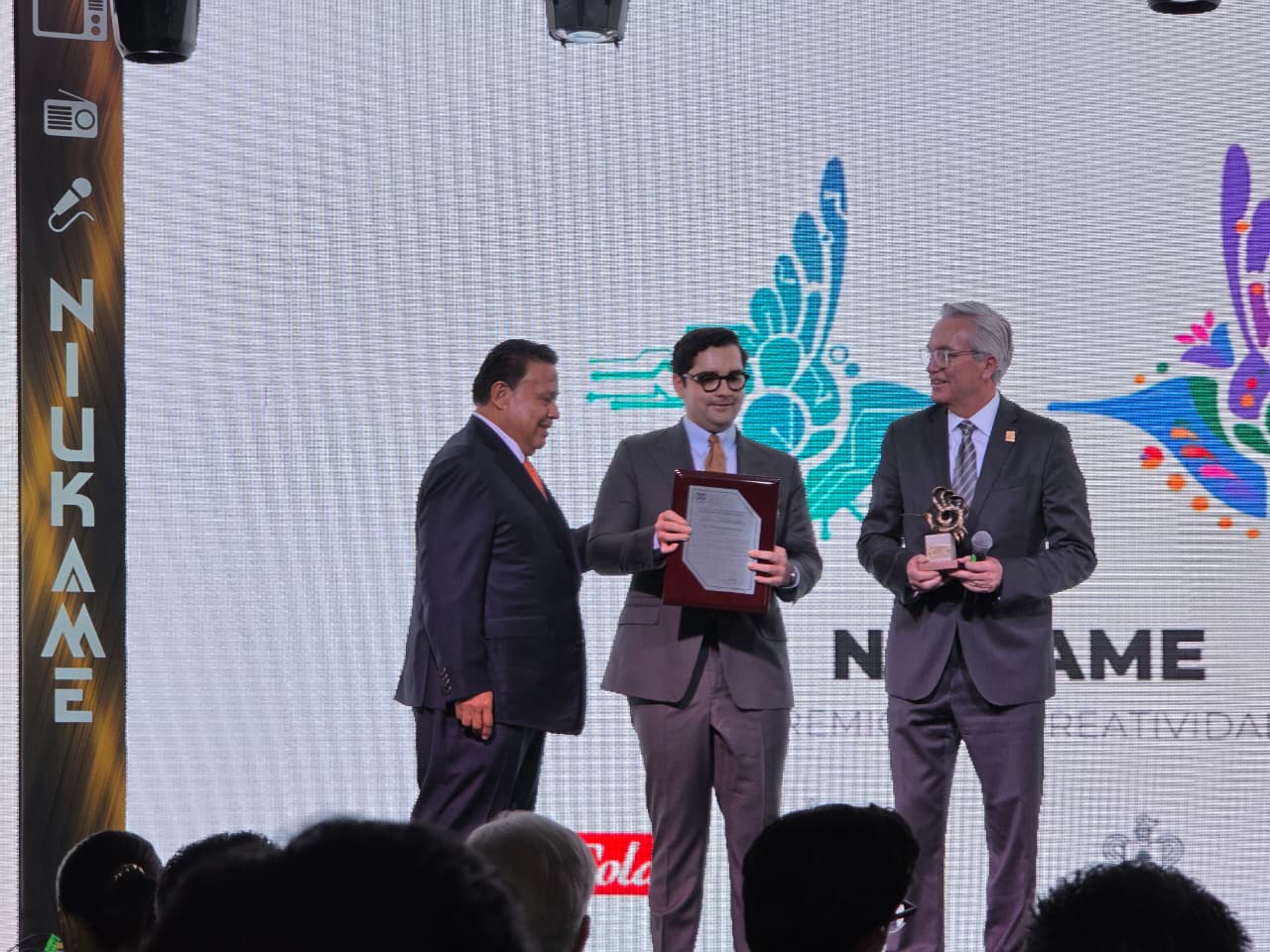 lic enrique pereda lic antonio leano becerra y dr alfonso petersen farah