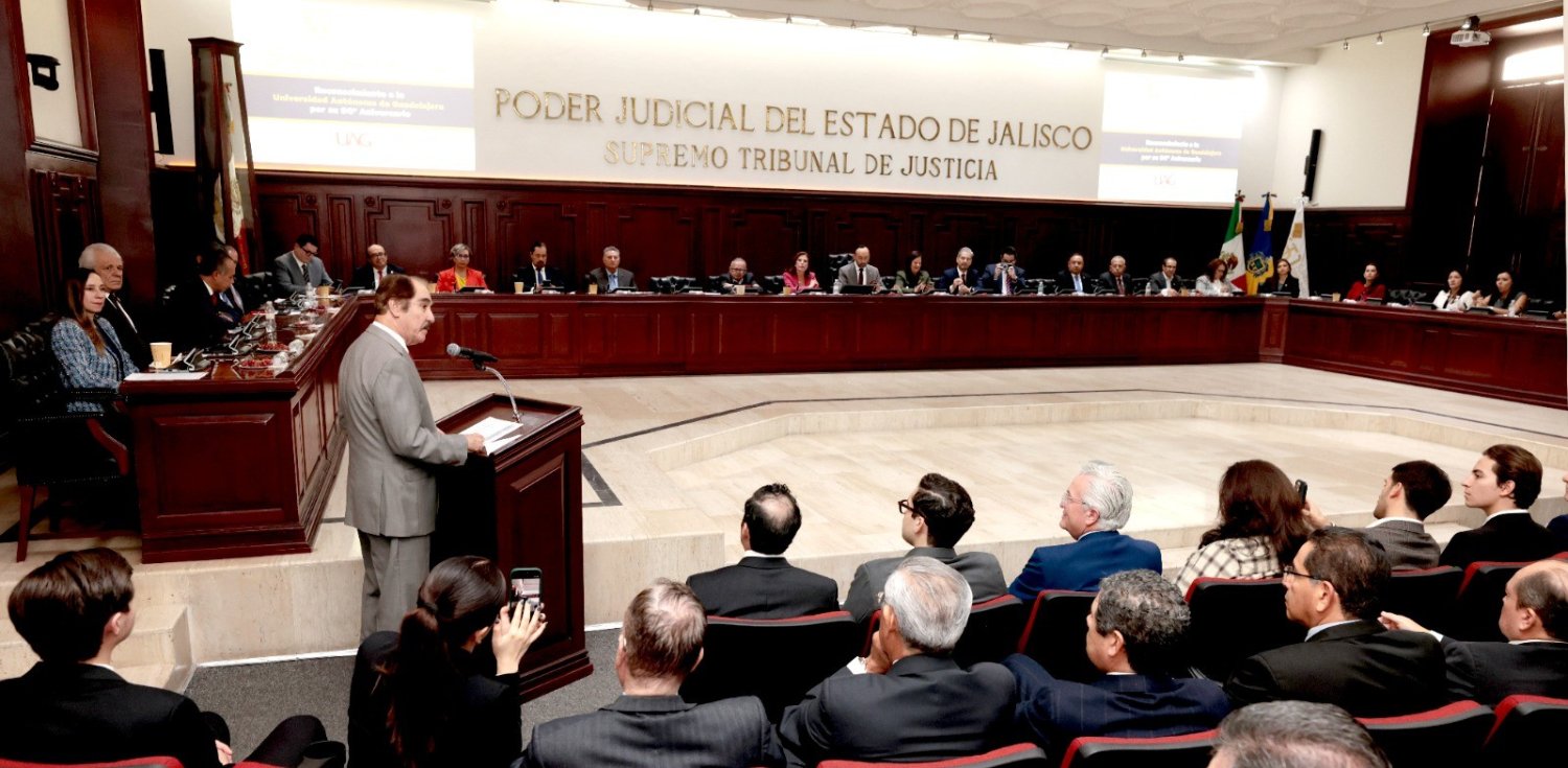 El Rector en la sesion