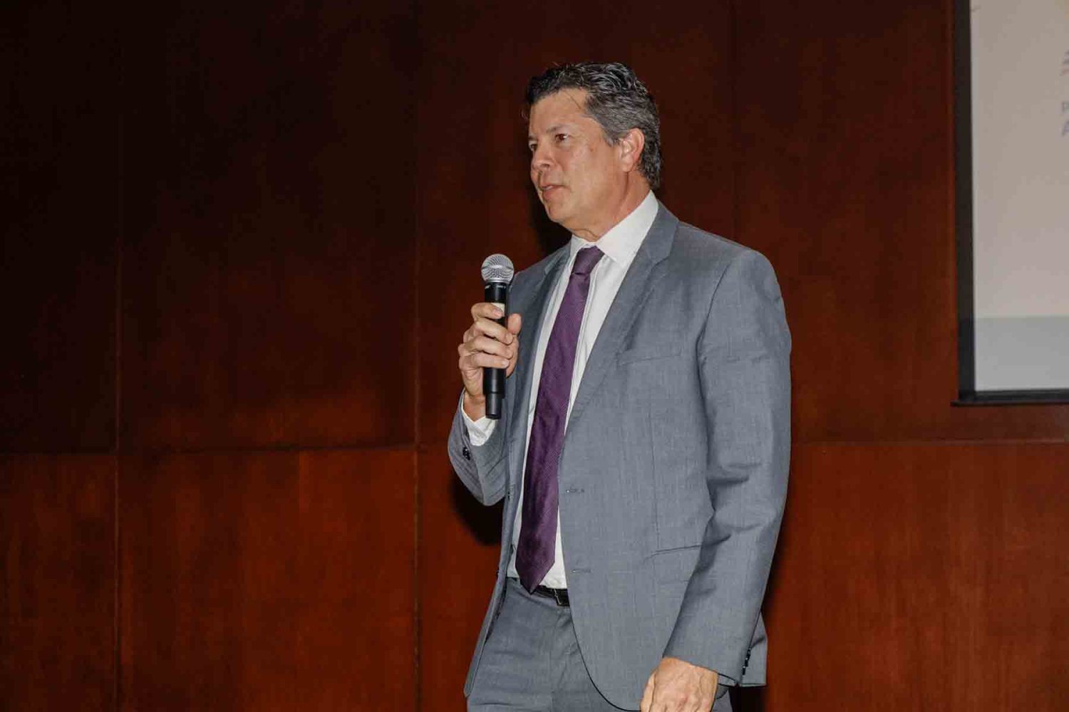 el lic juan alonso nino cota hablo de la responsabilidad social de los lideres