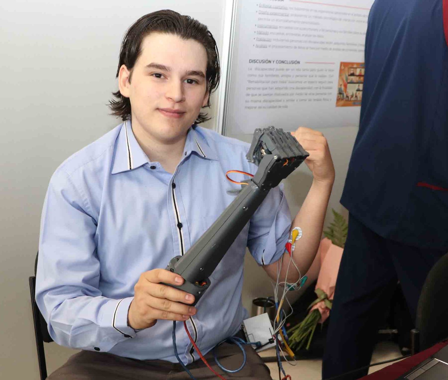 ciencia tecnologia y gratitud inspiracion para crear brazo robotico