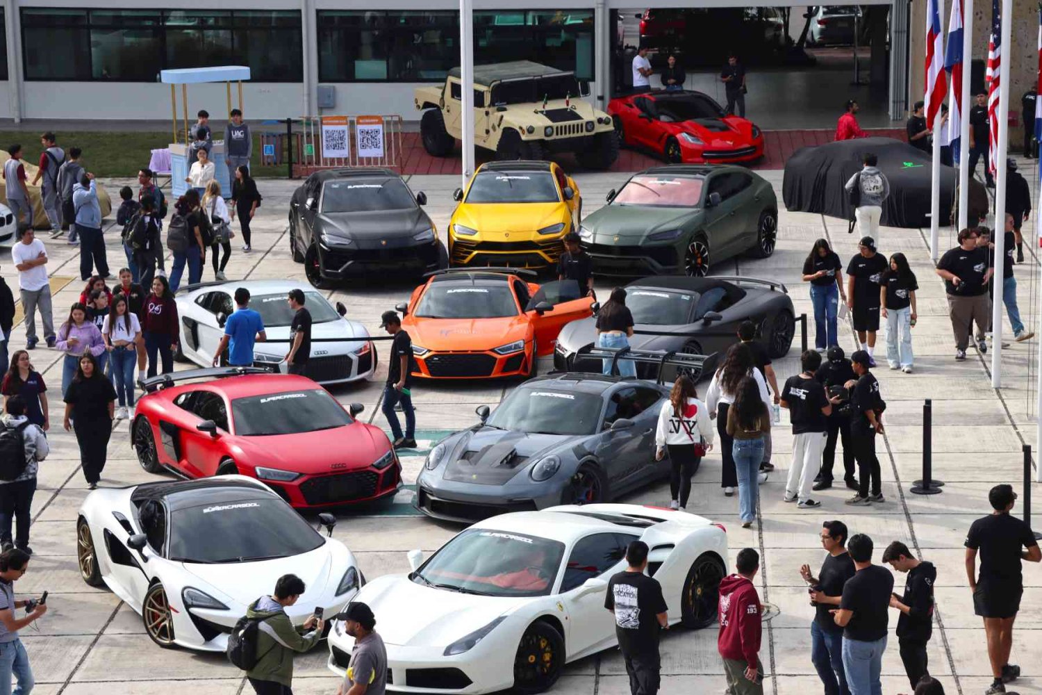 mas de 100 vehiculos fueron expuestos durante el autoshow 2025