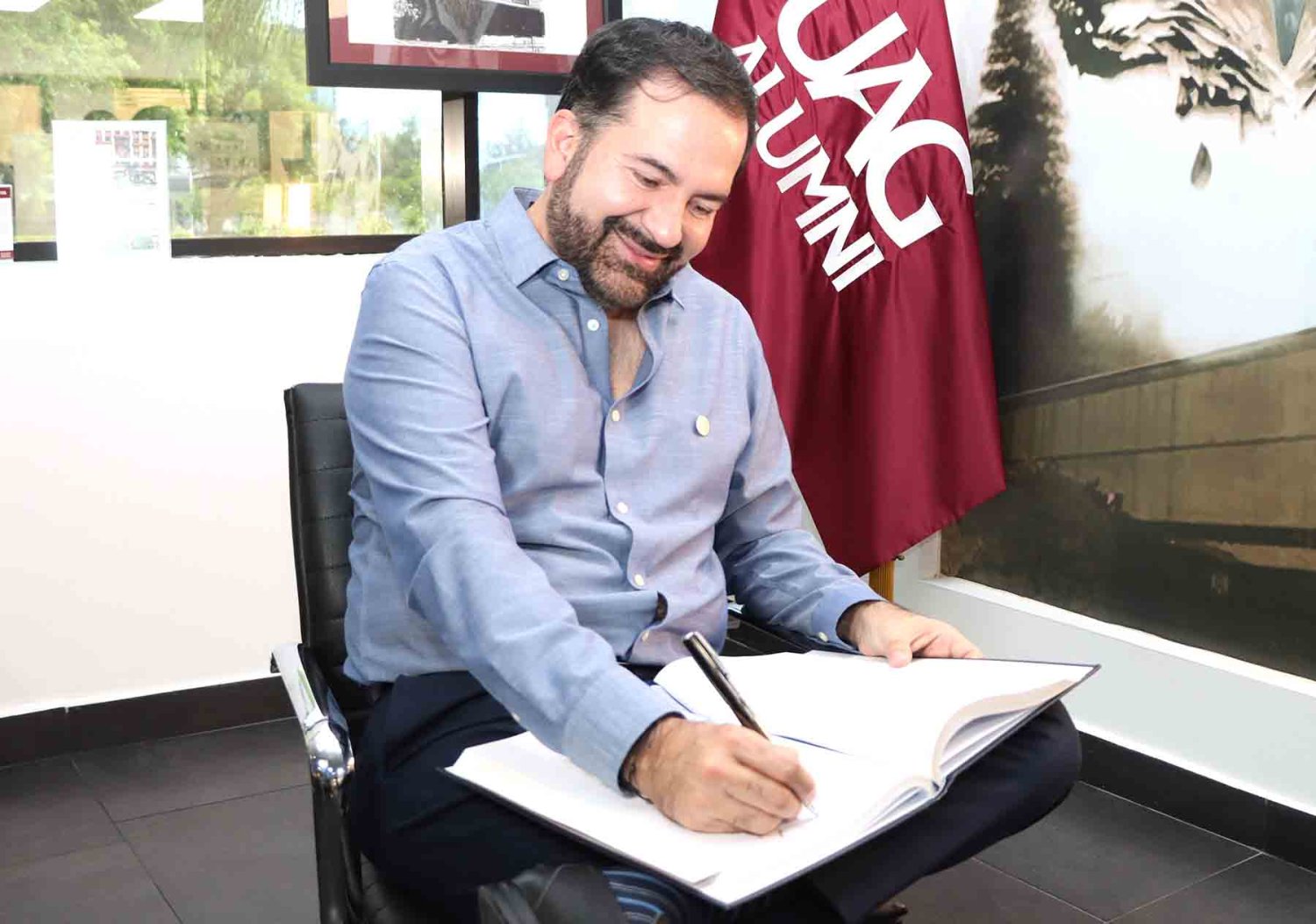 su liderazgo ha sido reconocido con diferentes premios como el chairman s award en pepsico y mondelez