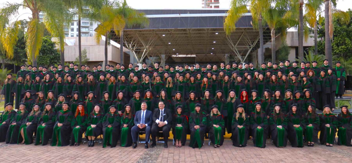 Jóvenes de Estados Unidos y Puerto Rico ya son médicos UAG