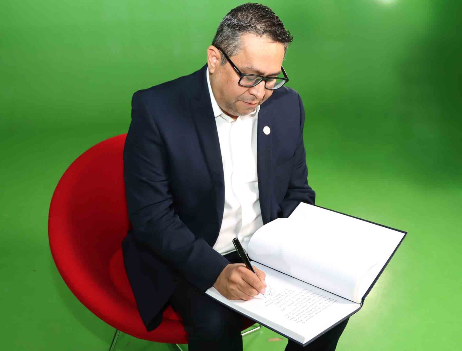 ha liderado iniciativas como el jugueton limpiemos nuestro mexico y programas de ayuda ciudadana